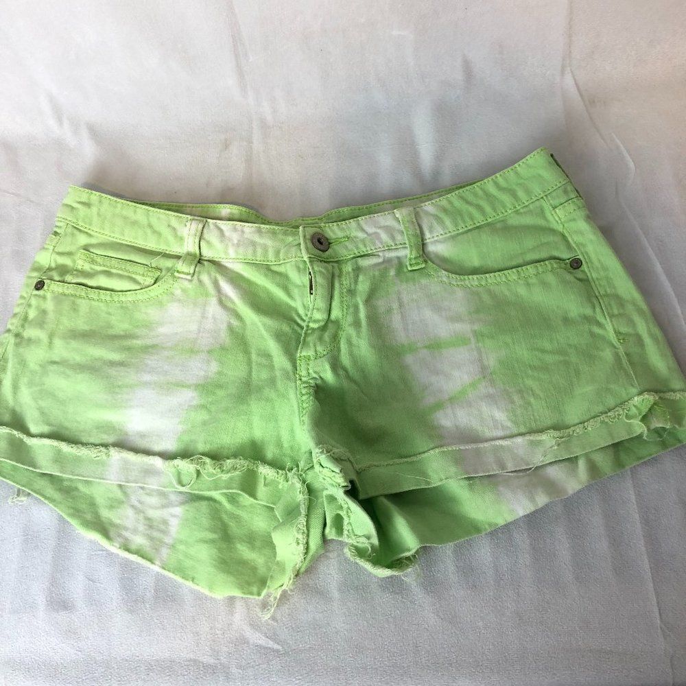 Arizona lime green tie-dye jean shorts junior size 9.       WS